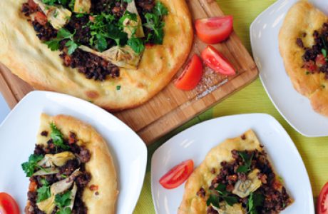 פוקצ'ה עם בשר וארטישוק